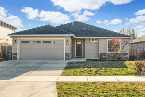 895 Trinity Way, Medford, OR 97501