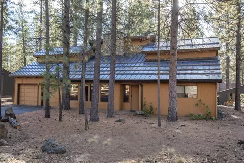 57420 Quartz Mountain Ln, Sunriver, OR 97707 photo 2