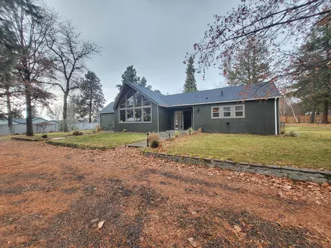221 Pine Grove Rd, Klamath Falls, OR 97603