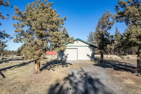 22980 Highway 20, Bend, OR 97701 photo 12