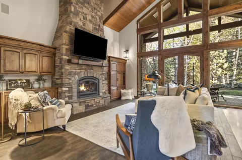 61745 Tam Mcarthur Loop, Bend, OR 97702 photo 8