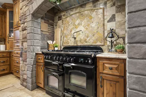 61745 Tam Mcarthur Loop, Bend, OR 97702 photo 11