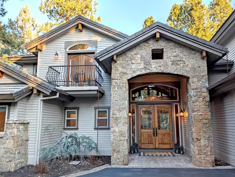 61745 Tam Mcarthur Loop, Bend, OR 97702 photo 4