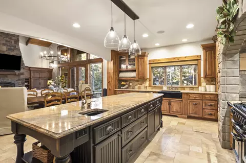 61745 Tam Mcarthur Loop, Bend, OR 97702 photo 13