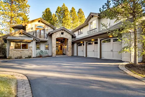 61745 Tam Mcarthur Loop, Bend, OR 97702