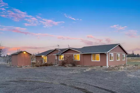 800 NE Yucca Ave, Redmond, OR 97756
