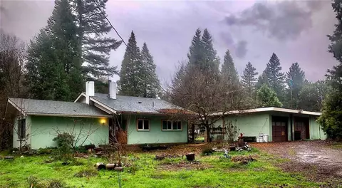 395 E Fork Rd, Williams, OR 97544