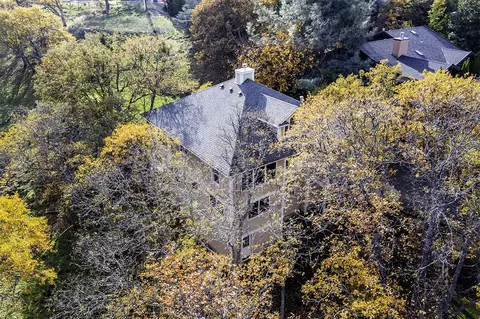 705 Benjamin Ct, Ashland, OR 97520