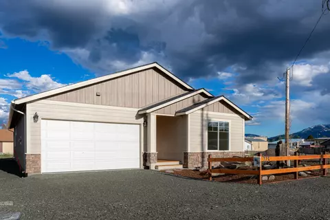 223 N Johnson St, Prairie City, OR 97869
