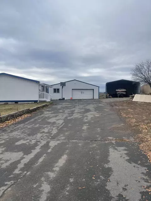 2840 Jensen Ln, Klamath Falls, OR 97603