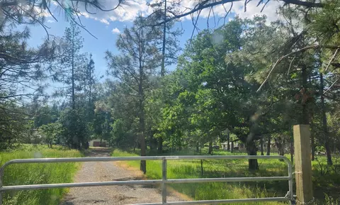 29184 Redwood Hwy, Cave Junction, OR 97523