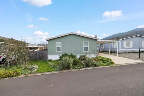 8401 Old Stage Rd UNIT 74, Central Point, OR 97502