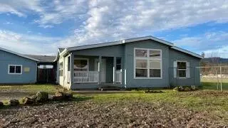 217 Deer Park Ln, Shady Cove, OR 97539
