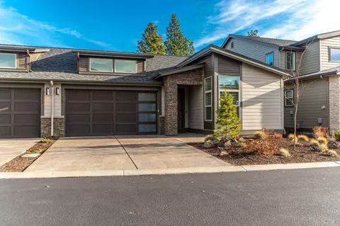 2626 NW Rippling River Ct, Bend, OR 97703
