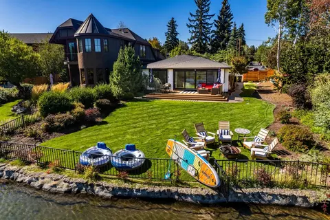 826 NW Harmon Blvd, Bend, OR 97703