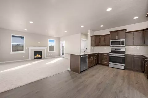 21197 SE Golden Market Ln #LOT 1, Bend, OR 97702