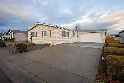 555 Freeman Rd UNIT 227, Central Point, OR 97502 photo 25