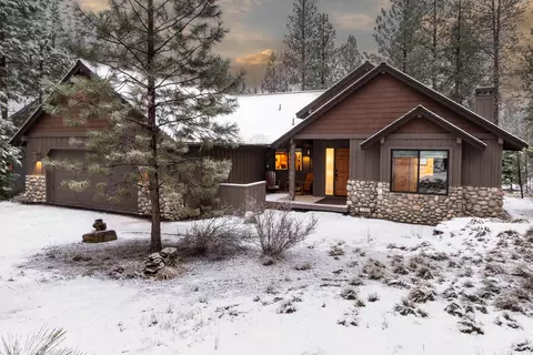 17589 Pathfinder Ln, Sunriver, OR 97707