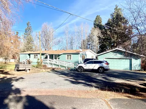 64100 N Highway 97 #8, Bend, OR 97701