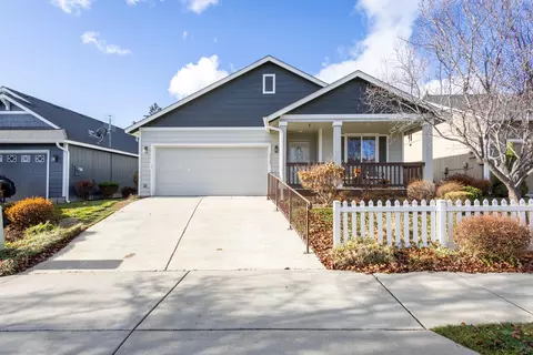 3757 SW 30th Ct, Redmond, OR 97756