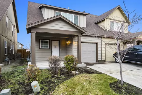 2826 SW Indian Cir, Redmond, OR 97756