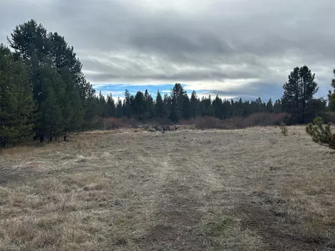15329 Deer Ave, La Pine, OR 97739 photo 3