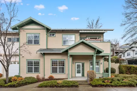 829 Boulder Creek Ln, Ashland, OR 97520