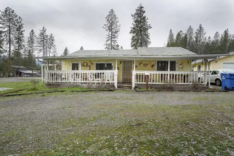 5142 New Hope Rd, Grants Pass, OR 97527