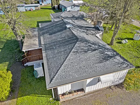 Exterior - 7385 Maple Ln, Central Point, OR 97502 photo 1 of 5