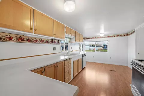 Kitchen - 7385 Maple Ln, Central Point, OR 97502 photo 1 of 3