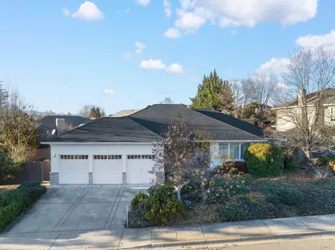 2629 Wilkshire Dr, Medford, OR 97504