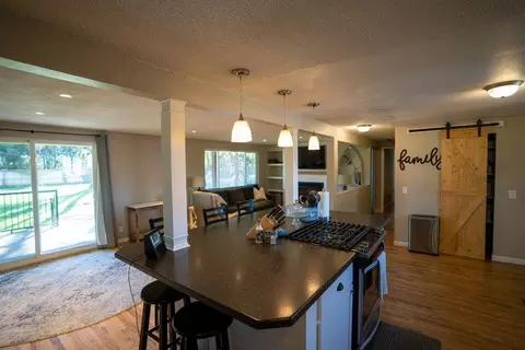 325 Cabbage Ln, Phoenix, OR 97535 photo 2