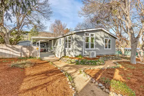 600 Reiten Dr, Ashland, OR 97520