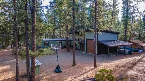 56451 Celestial Dr, Bend, OR 97707 photo 3
