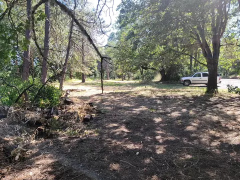 river north road, Gold Hill, OR 97525