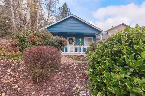 820 Bower Ln, Grants Pass, OR 97527