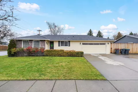 2501 Roberts Rd, Medford, OR 97504