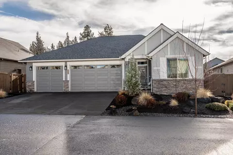 20879 SE Sunniberg Ln, Bend, OR 97702