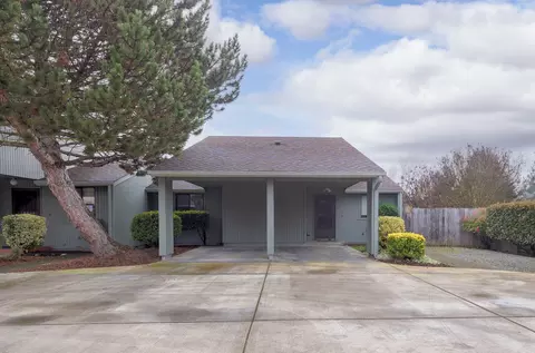 1131 SExcalibur Dr, Grants Pass, OR 97526