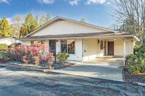 100 Wards Creek Ln, Rogue River, OR 97537