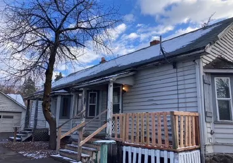 223 S H St, Lakeview, OR 97630