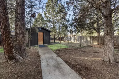 19612 Dover Ln, Bend, OR 97702 photo 23