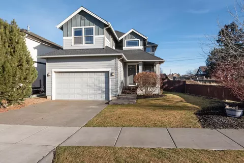 61706 Borealis Ln, Bend, OR 97702