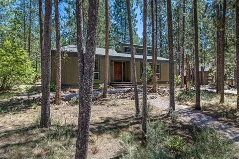 57080 Fox Ln, Sunriver, OR 97707