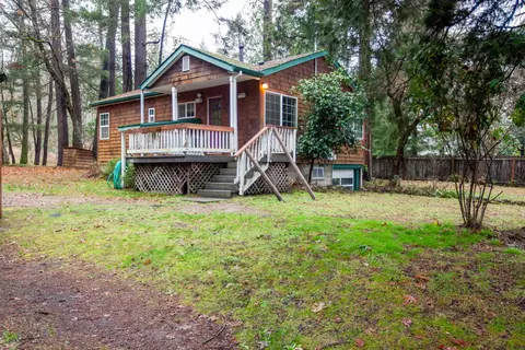 3754 New Hope Rd, Grants Pass, OR 97527