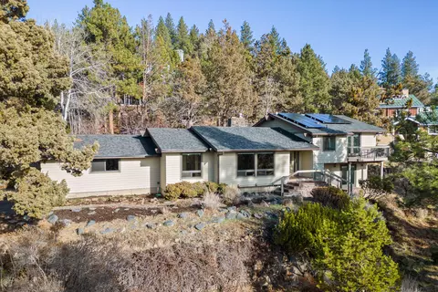 2000 NW Trenton Ave, Bend, OR 97703