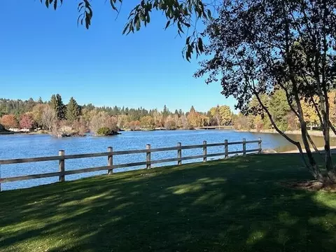 View/Area - 560 NW Riverfront St, Bend, OR 97703 photo 6 of 6