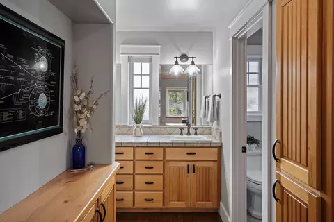 Bath - 560 NW Riverfront St, Bend, OR 97703 photo 1 of 7