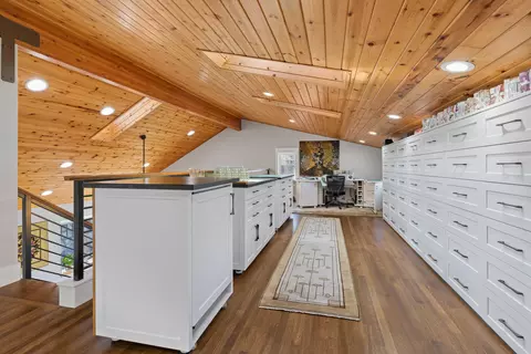 Kitchen - 560 NW Riverfront St, Bend, OR 97703 photo 6 of 8