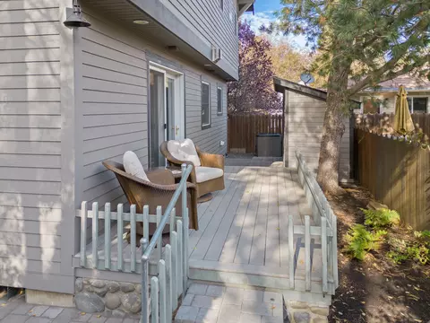 Exterior - 560 NW Riverfront St, Bend, OR 97703 photo 5 of 10